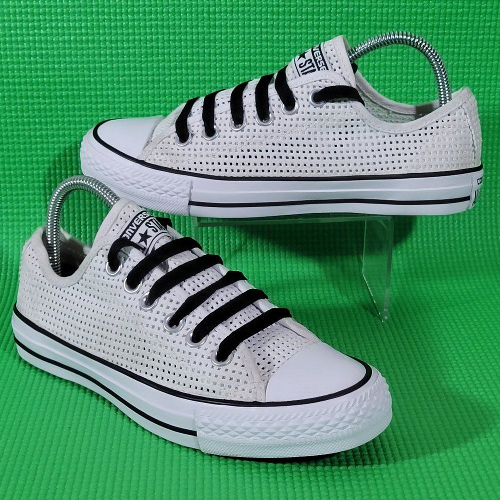 Converse Chuck Taylor All Star Perforated - Women's 6.5